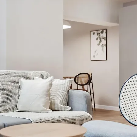 Limehome Olive Apartment
