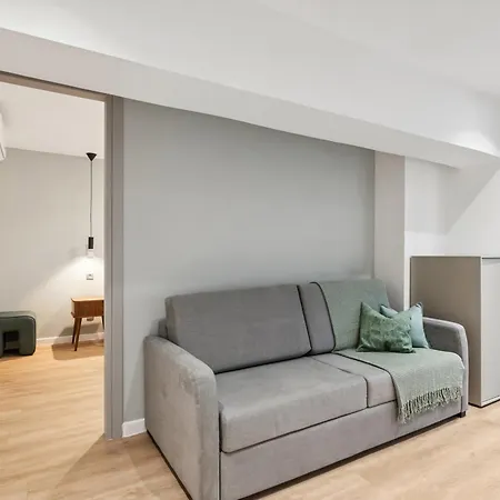 Apartment Limehome Olive Piraeus