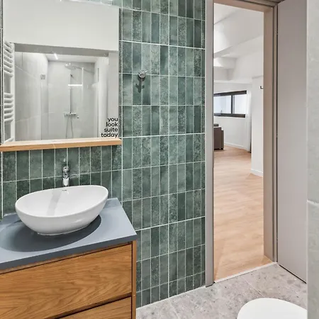 Limehome Olive Piraeus