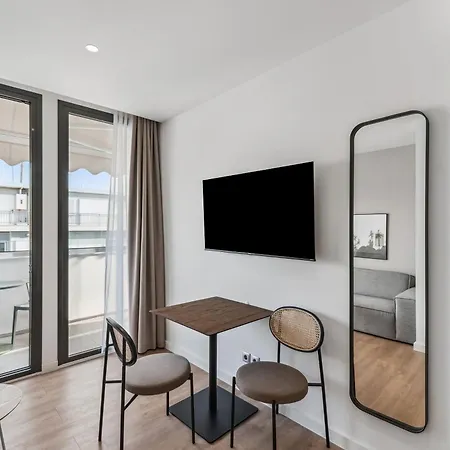 Limehome Olive * Piraeus
