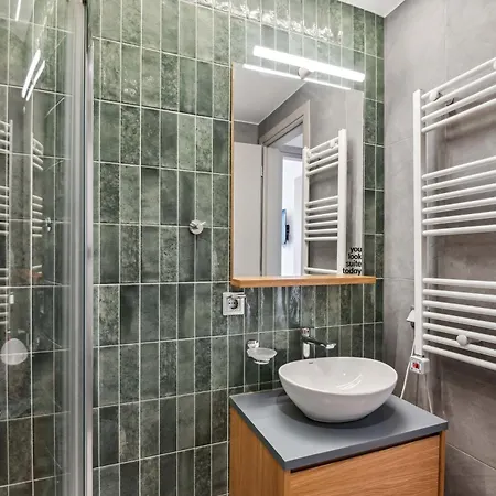 Limehome Olive Apartment
