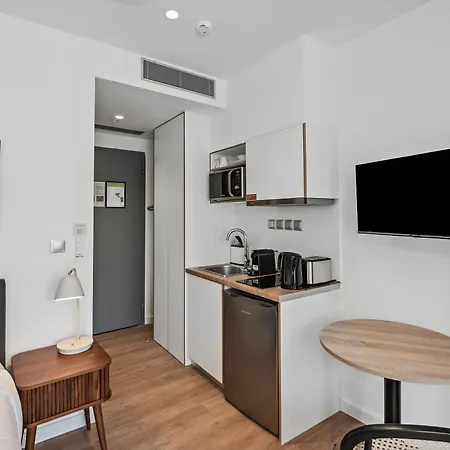 Limehome Olive Apartment